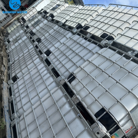 tank trắng xài 1 nước mới 95%