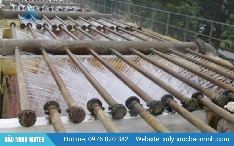 Phương pháp làm thoáng bằng giàn mưa xử lý nước nhiễm phèn